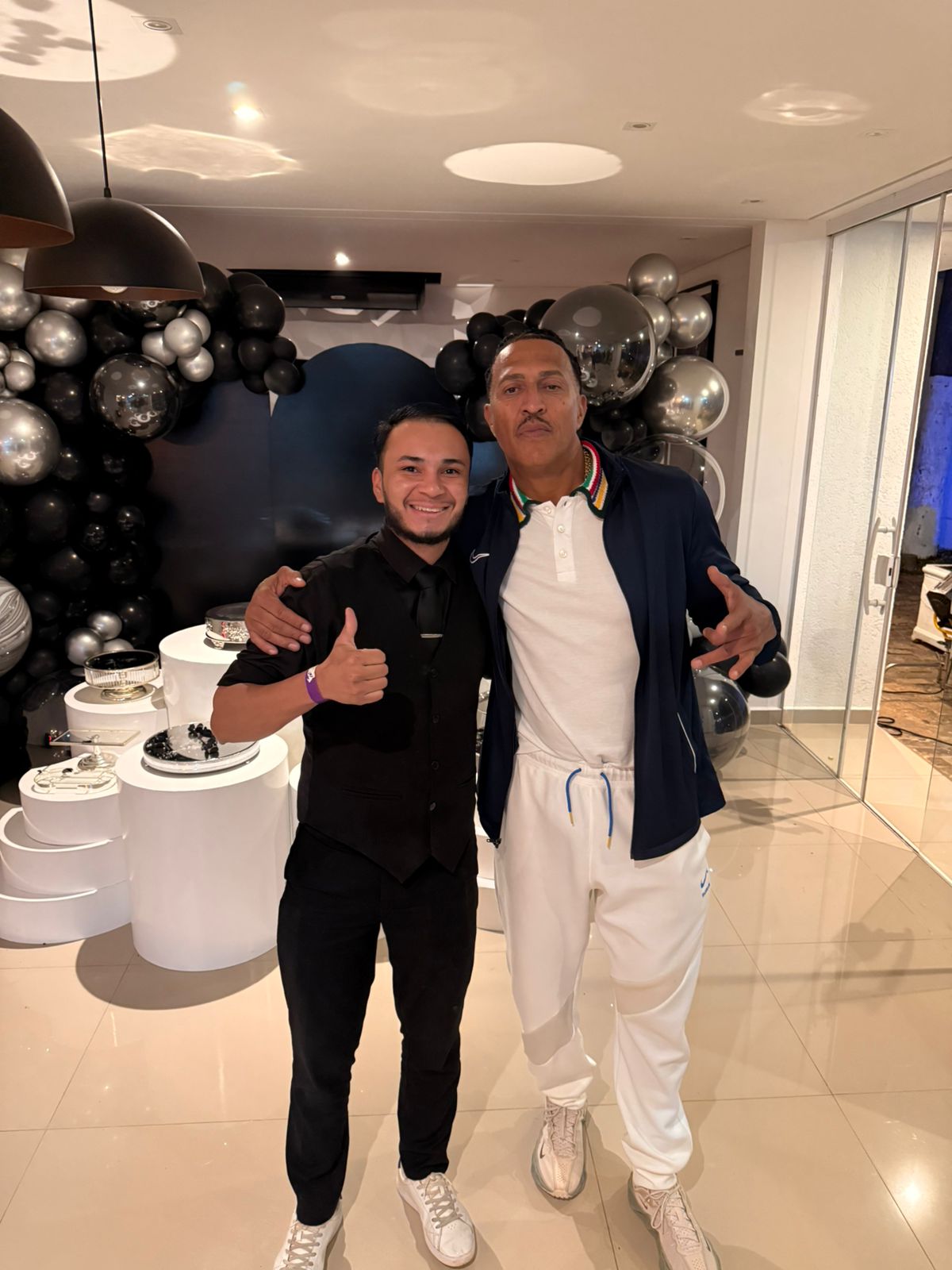 Equipe ÓUS com celebridades